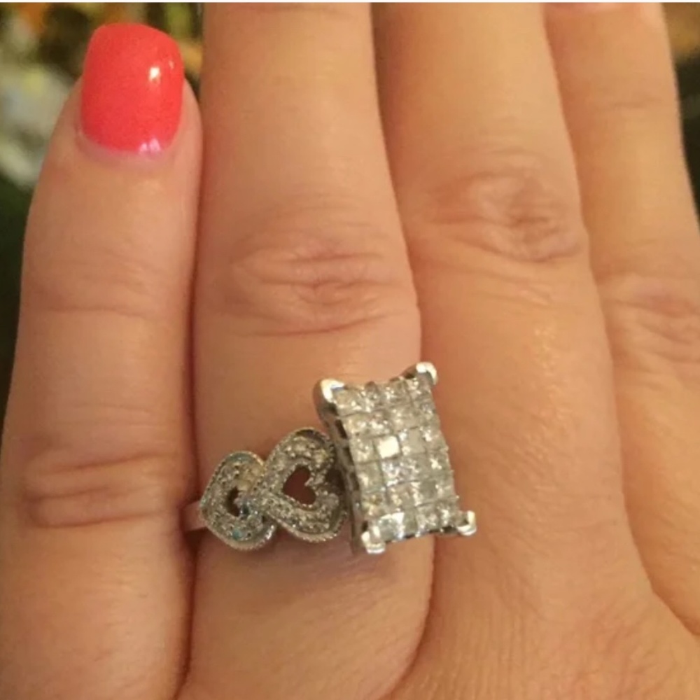 Magnificent! *ESTATE* 14k WG Natural Diamond Heart Cluster Cocktail Ring - Picture 5 of 16